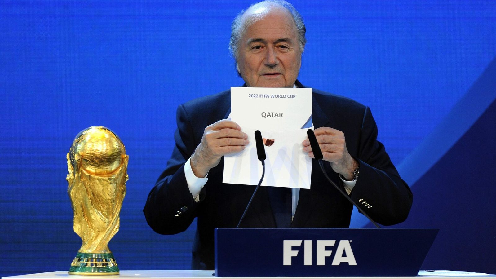 Sepp Blatter: ‘Thật ngu ngốc khi trao World Cup cho Qatar’