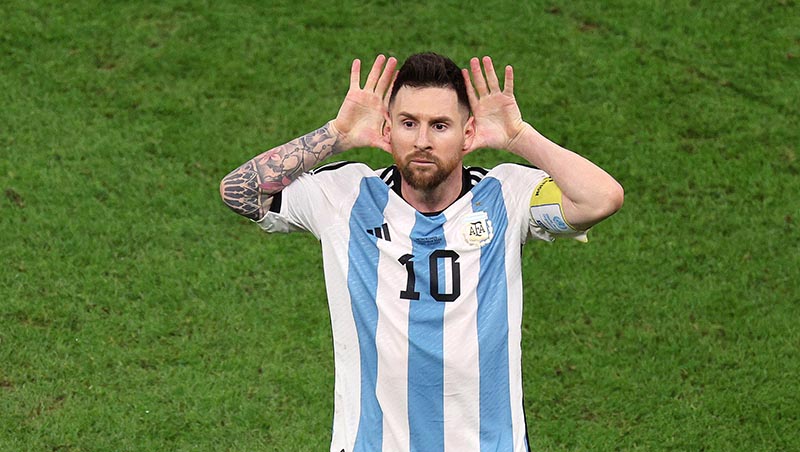 Messi chỉ trích trọng tài, khiêu khích ban huấn luyện và cầu thủ Hà Lan