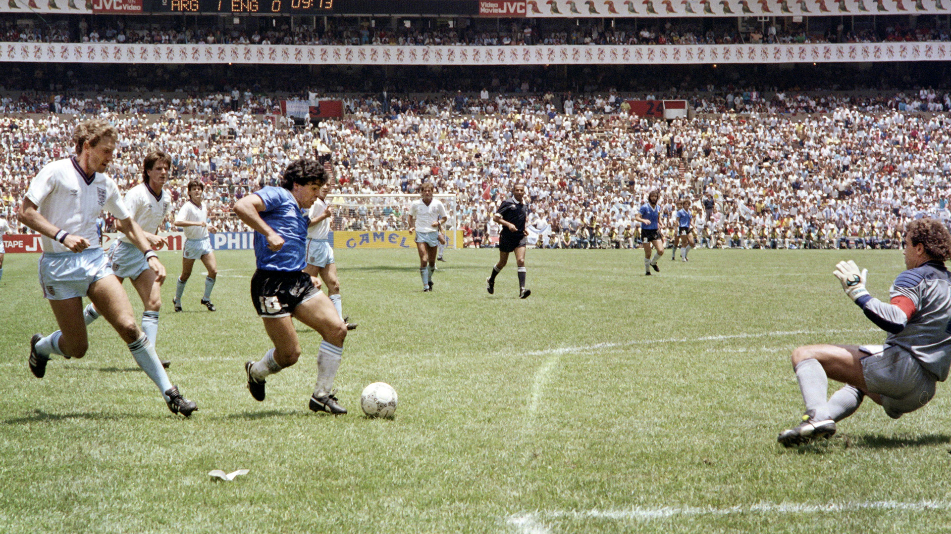 Chủ tịch Fifa cố tình loại Diego Maradona ở World Cup 1994